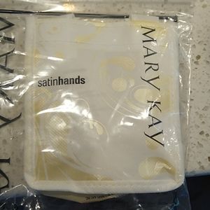 Mary Kay Satin Hands Pampering Set